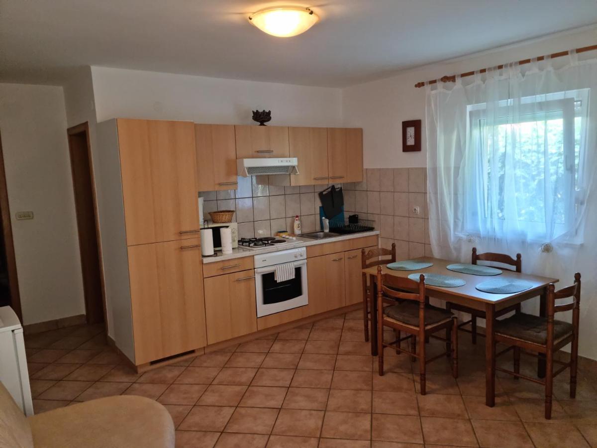 Apartments Zoretic Malinska Exterior foto